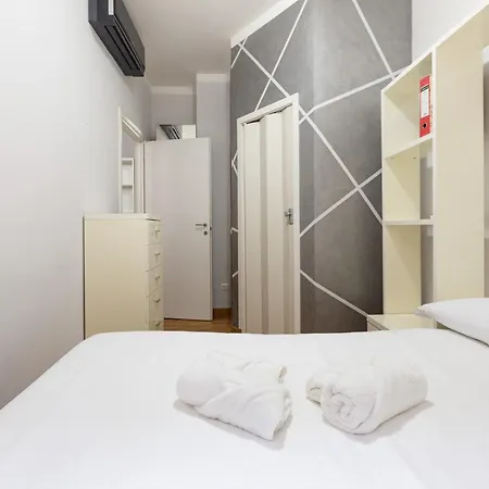 Guesthost - M3 Lodi Trendy Red